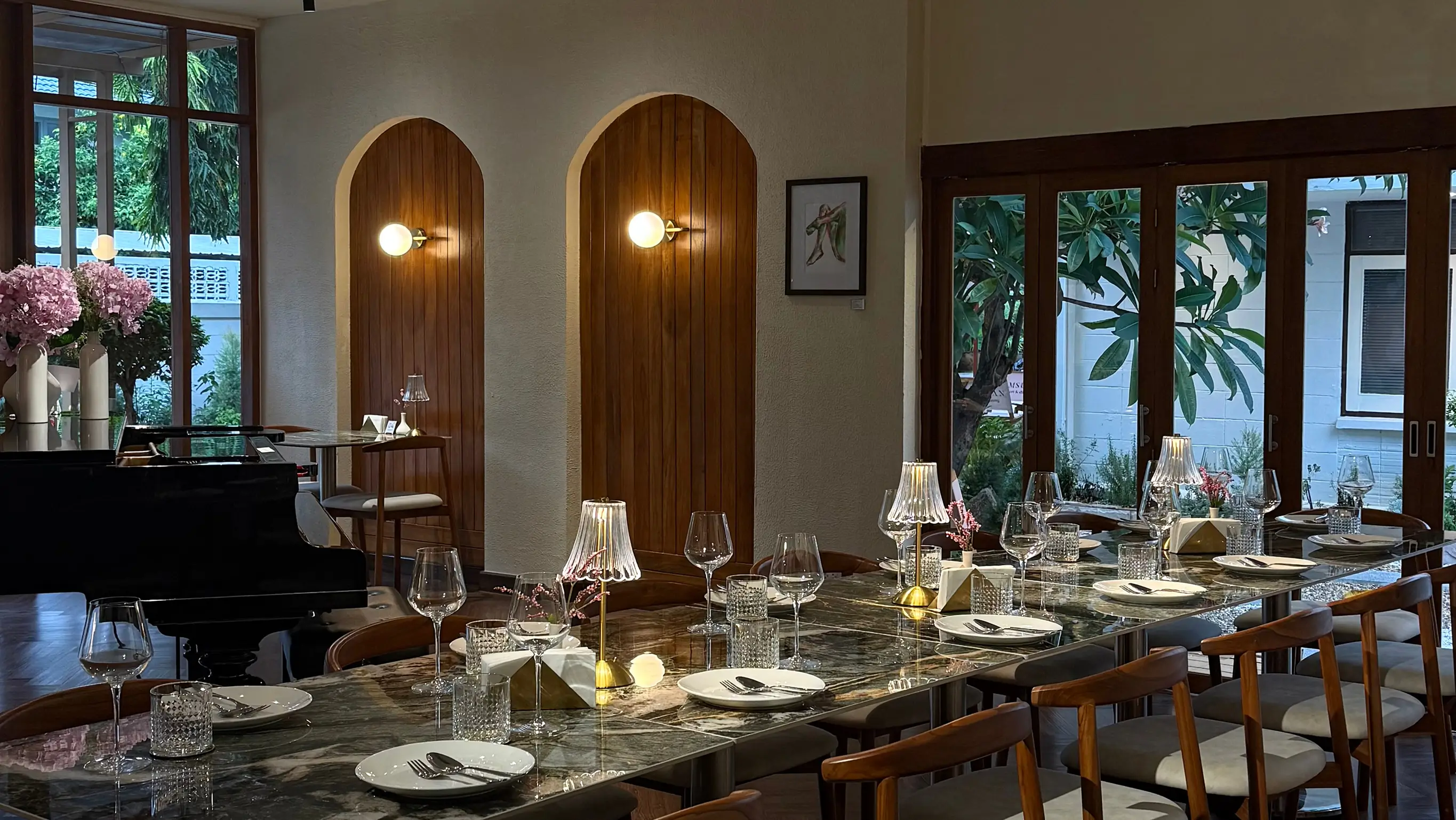 Dining banner